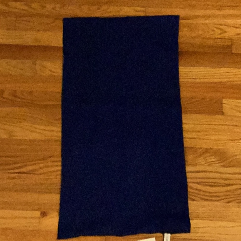 Calvin Klein infinity loop scarf. Navy/royal